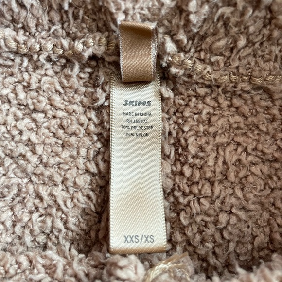 SKIMS Teddy Shorts - Picture 3 of 3